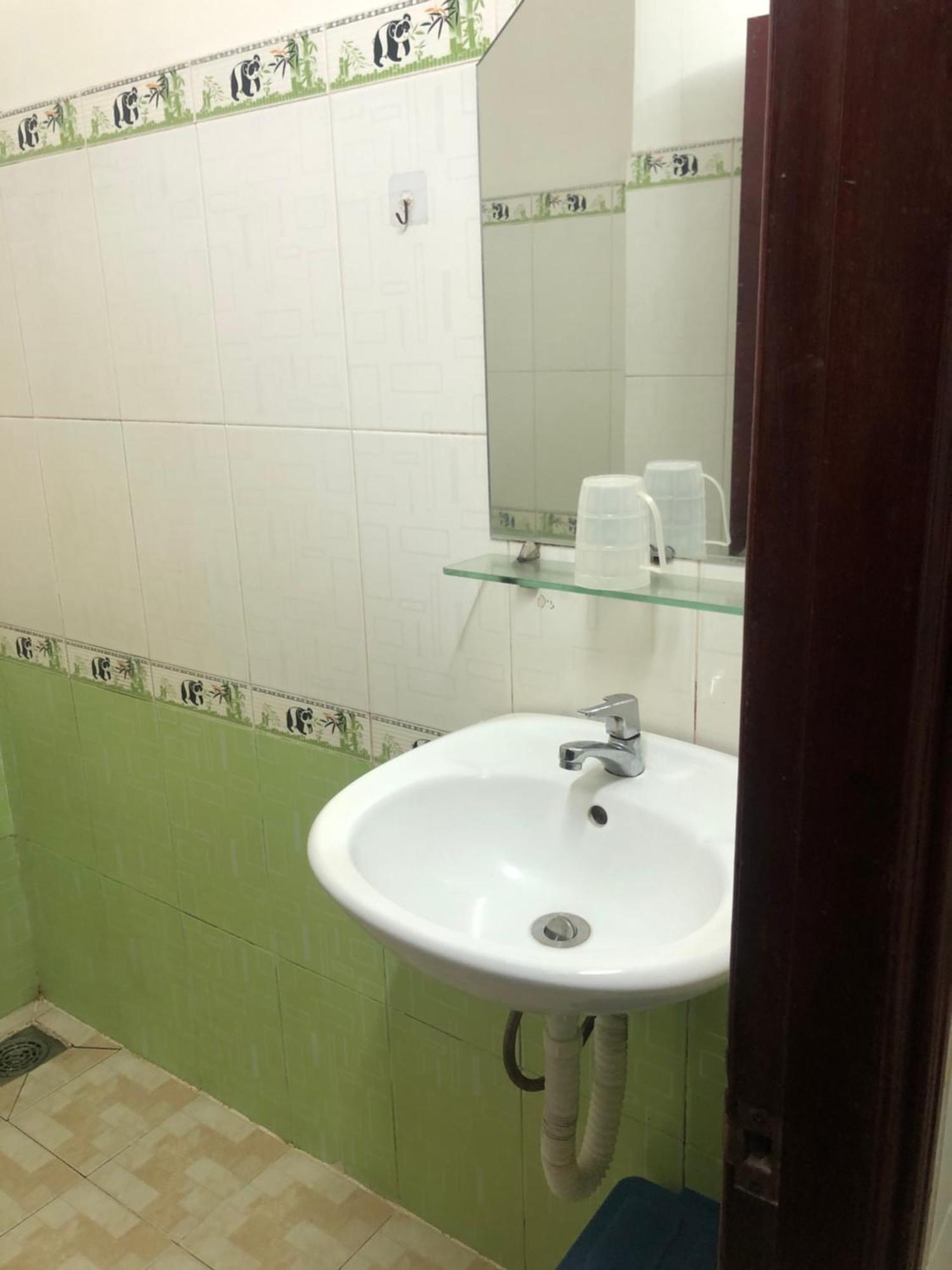 Bed and Breakfast Khach San Quoc Viet à Bảo Lộc Extérieur photo