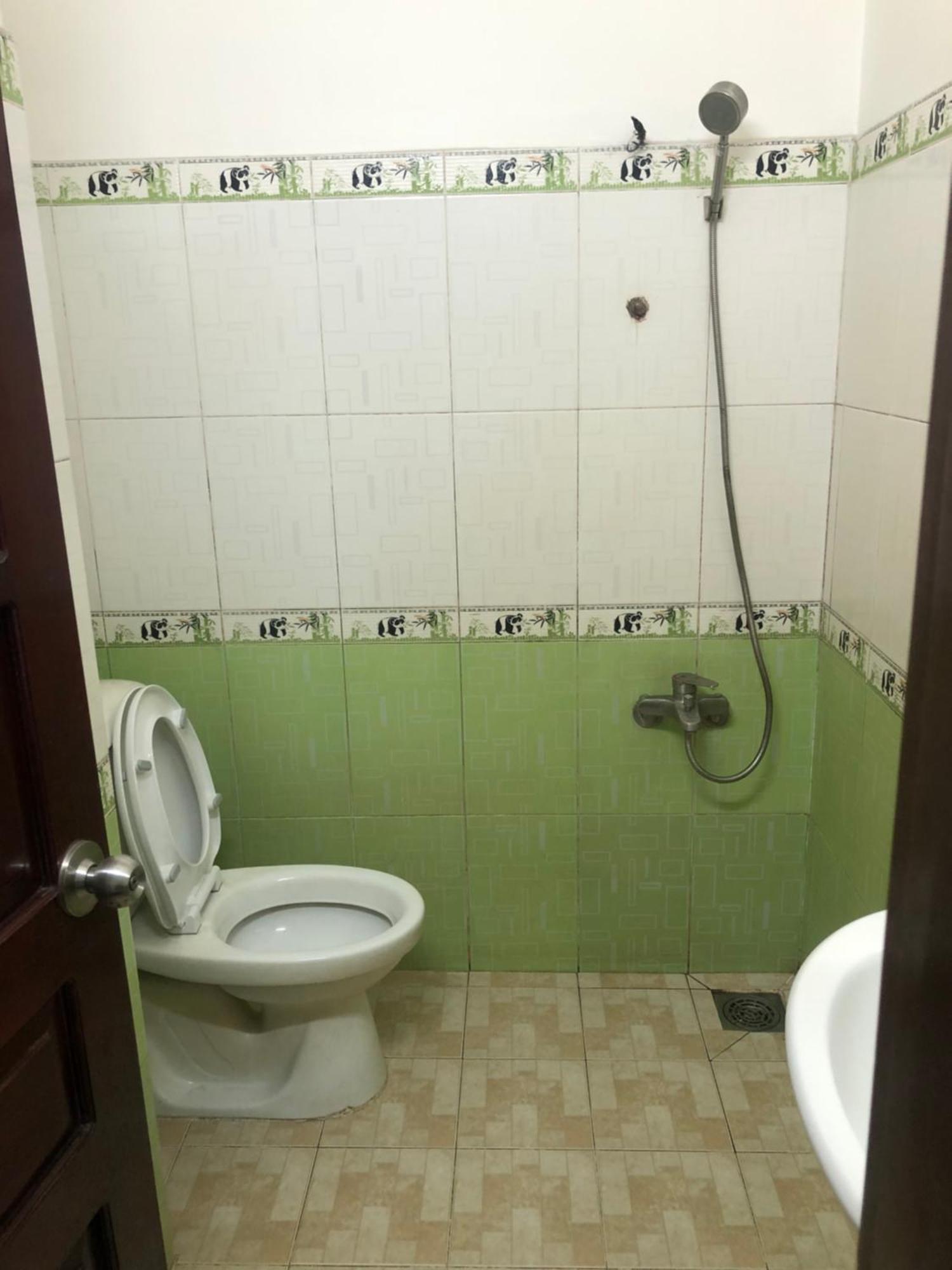 Bed and Breakfast Khach San Quoc Viet à Bảo Lộc Extérieur photo